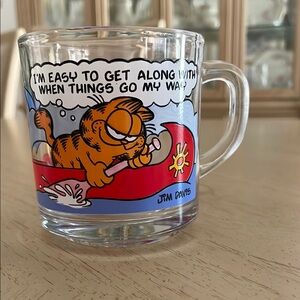 McDonalds 1978 Garfield Comic Glass Mug “I’m Easy to Get Along With…”  vintage